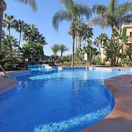 El Campanario - Pool View Apartment Estepona